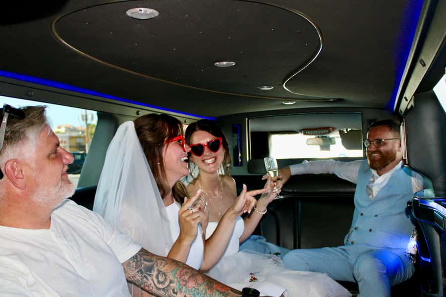 Las Vegas Strip Limo Tour with Champagne and Photos - Why This Limo Tour Works for First-Time Strip Nights