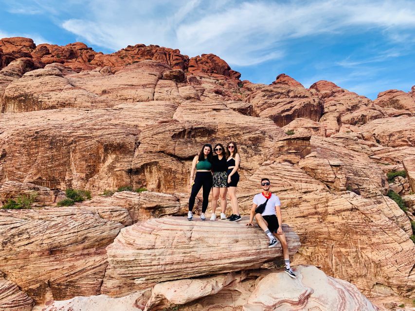 Las Vegas: Sunset Hike and Photography Tour Near Red Rock - The sunset moment: how the sky shifts and what to do with it