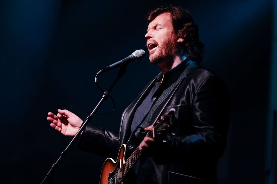 Las Vegas: The Australian Bee Gees at Excalibur Hotel - The multimedia staging that sells the disco era
