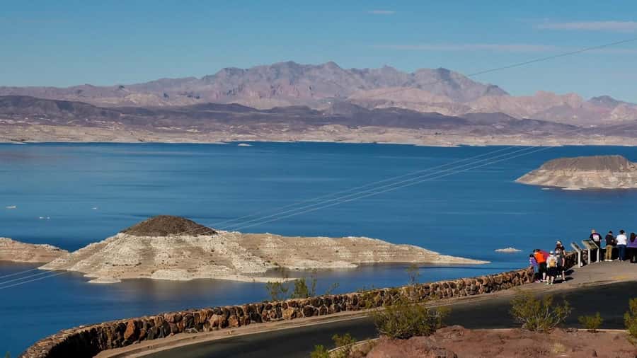 Las Vegas to Hoover Dam, The Express Experience - Welcome to Fabulous Las Vegas sign, photo help without the headache