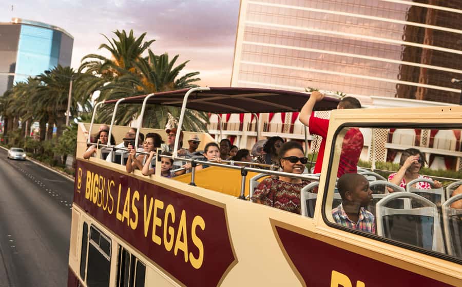 Las Vegas: Vegas After Dark Night Tour with Free Drink (21+) - The Live Guide Angle: Risqué Stories Without the Guesswork