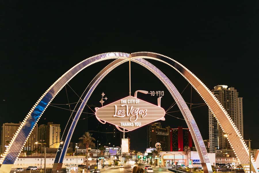 Las Vegas: Vegas After Dark Night Tour with Free Drink (21+) - The Open-Top Double-Decker Experience (And Its Trade-Off)