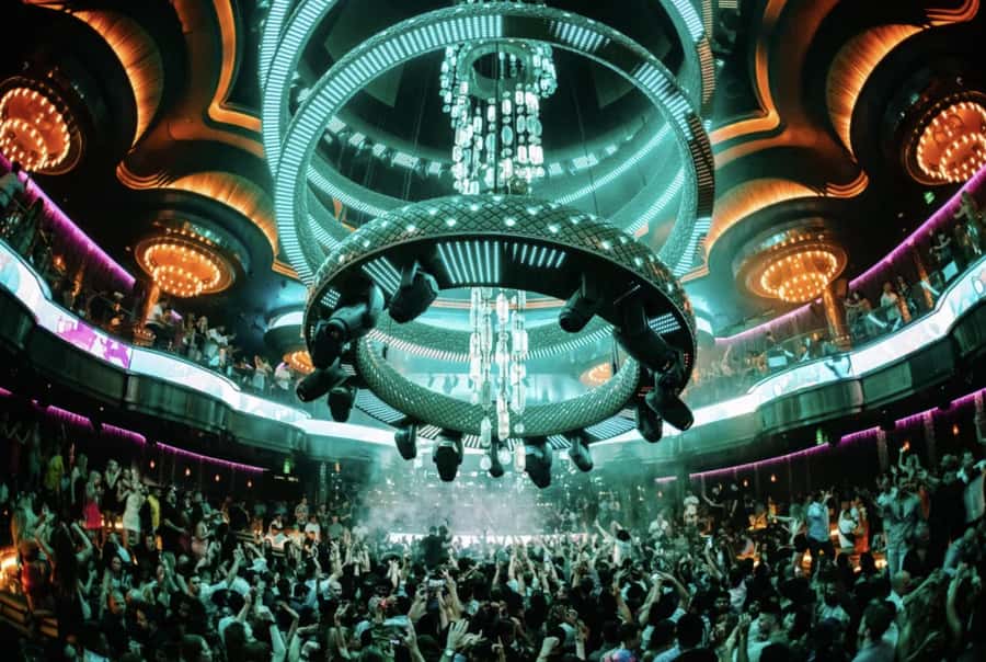Las Vegas: VIP Club Crawl with Party Bus and Drinks - Key highlights that matter