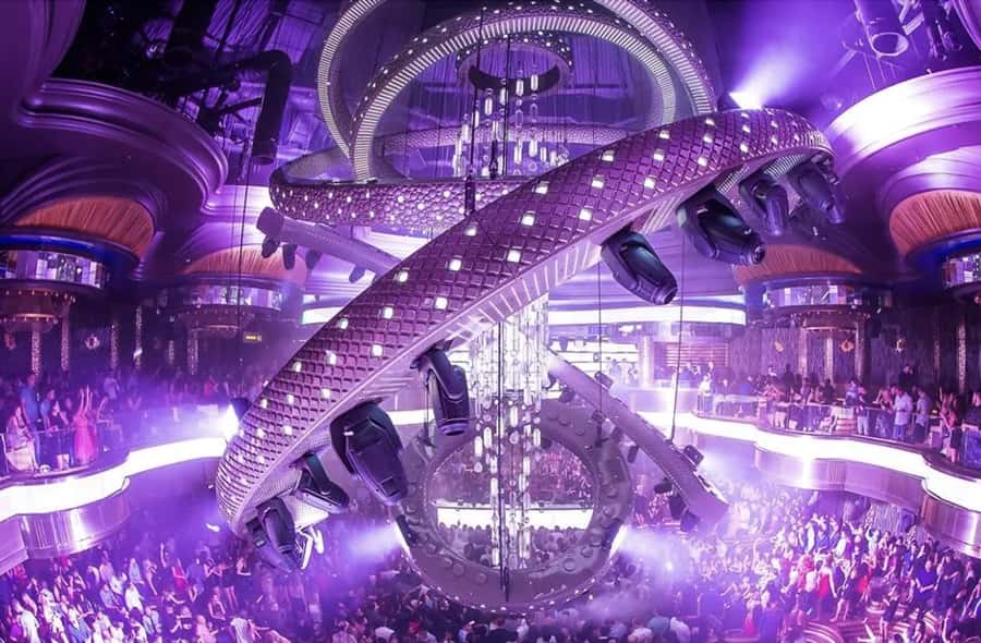 Las Vegas: VIP Club Crawl with Party Bus and Drinks - Price and value: why $98 can make sense here