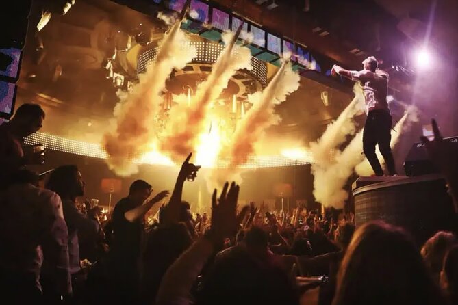 Las Vegas: VIP Club Crawl with Party Bus, Express Entry & Drinks - Stop-by-stop: how the crawl plays out after 9:30 pm