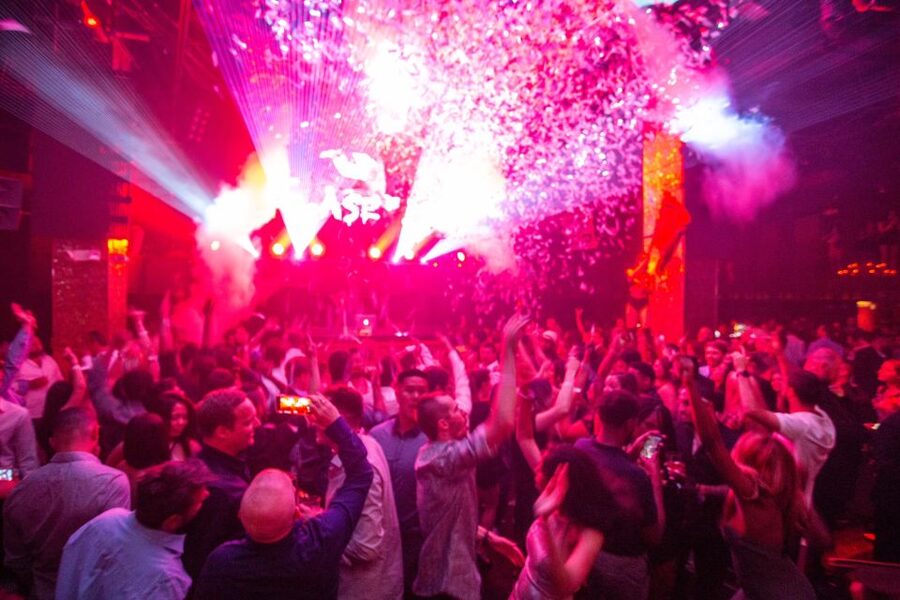 Las Vegas: VIP Nightlife Tour to Bar, Nightclub & Strip Club - Meeting inside Palms: where the night starts