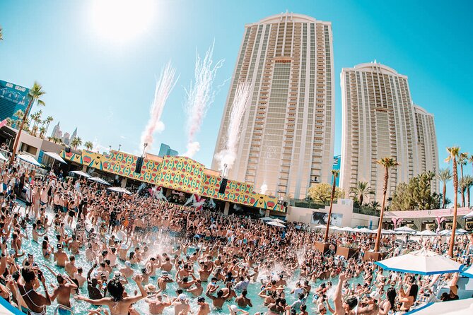 Las Vegas: VIP Pool Crawl with Party Bus, Express Entry & Drinks - Express entry at three venues, how it helps in real life