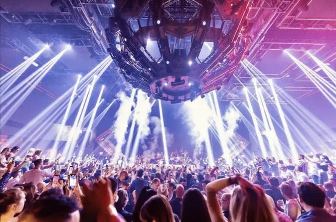 Las Vegas: VIP Pool Crawl with Party Bus, Express Entry & Drinks - What is not included, so you do not get surprised at the doors