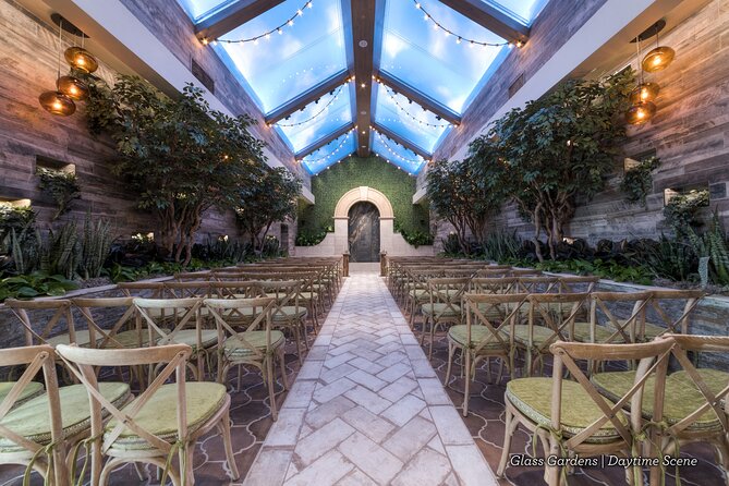 Las Vegas Vow Renewal Package - Flowers, Music, Photos, and the Keepsakes That Matter