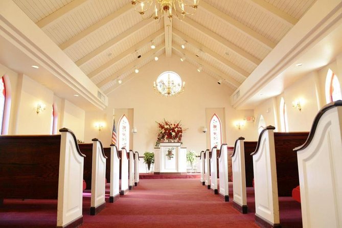 Las Vegas Wedding at A Special Memory Wedding Chapel - Who this Las Vegas wedding package suits best