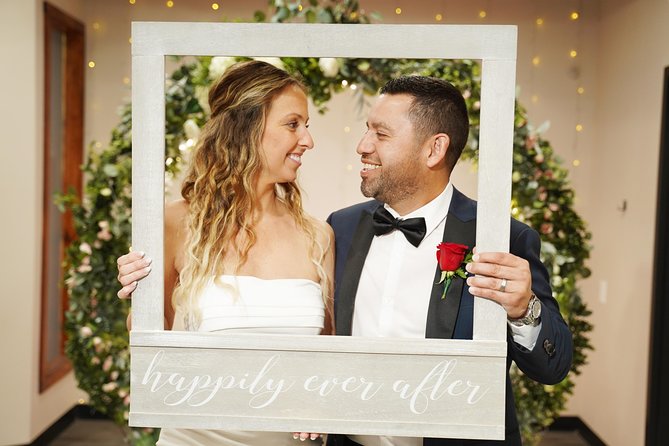 Las Vegas Wedding at The Little Vegas Chapel - Legal marriage vs vow renewal: what changes, what stays
