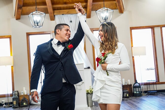Las Vegas Wedding at The Little Vegas Chapel - Digital photos: how the five-image selection works