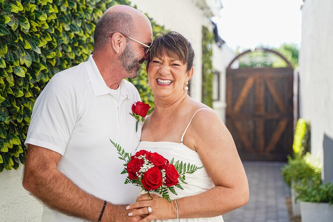 Las Vegas Wedding at The Little Vegas Chapel including Limousine Transportation - What this Las Vegas wedding package really feels like