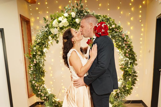 Las Vegas Wedding at The Little Vegas Chapel including Limousine Transportation - How to plan your day so it stays stress-free