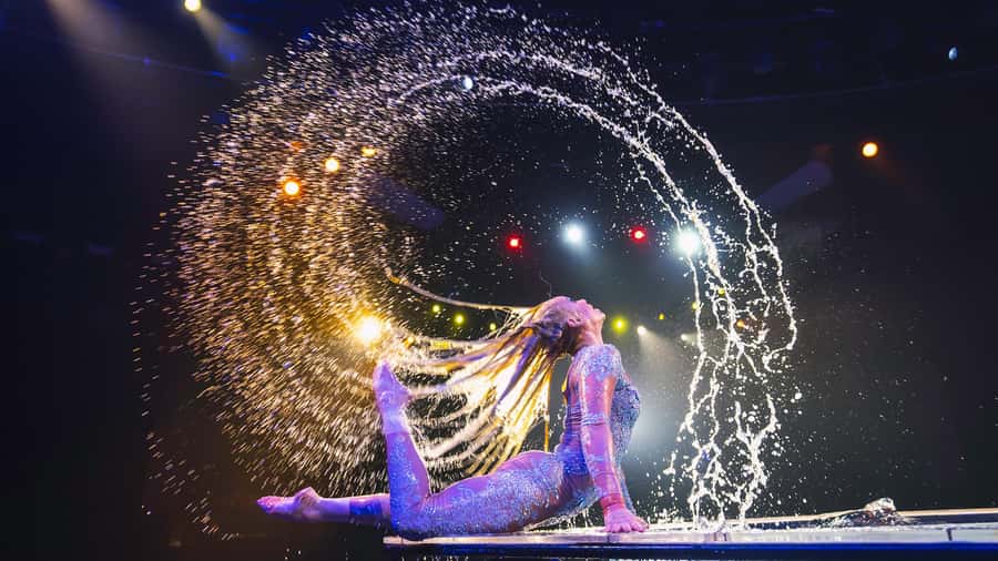 Las Vegas: WOW - The Vegas Spectacular at Rio Hotel & Casino - Where to sit for the best view of the action