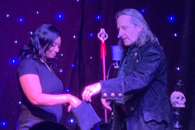 Magic Up Close Early Show at Las Vegas Magic Theater - The one-stop itinerary: what happens during the show
