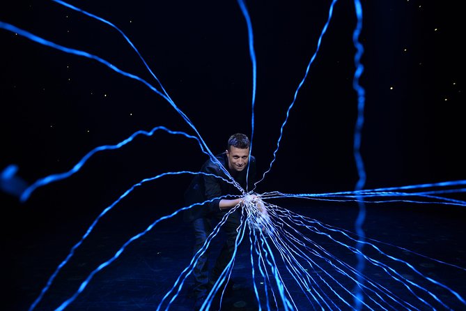 Mat Franco Magic Reinvented Nightly at the LINQ Hotel and Casino - The 90 minutes format: comedy, contact, and constant motion