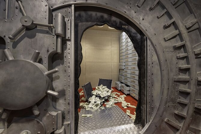 PanIQ Escape Room & Lounge – Venetian Resort Las Vegas - Team size and room feel: up to 7 people, but not always roomy