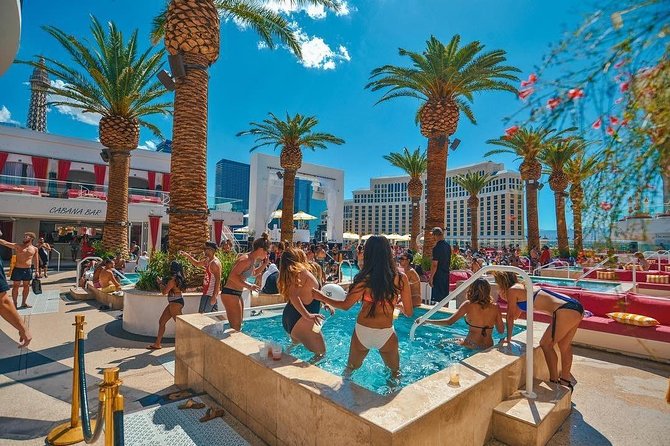 Party Bus Dayclub Crawl - Where you meet on the Strip, and how to avoid a bad start