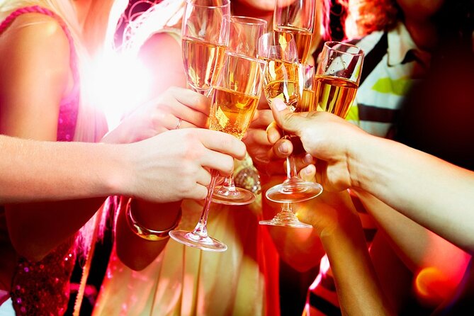 Private 2-Hour Limo Tour of Las Vegas with Champagne - Cruise the Las Vegas Strip, Pass Big Names, and Add a Quick Stop