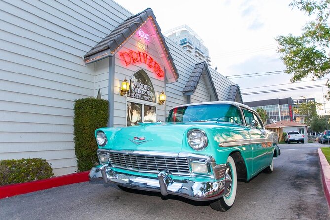 Private Las Vegas Hotel to Airport Luxury Limousine Transfer - Why a private Las Vegas limo beats taxis for airport day