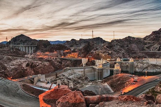 Private roundtrip from Las Vegas to Hoover Dam by SUV - 3.5 hrs - What you really get: the SUV transfer, waiting time, and ticket reality
