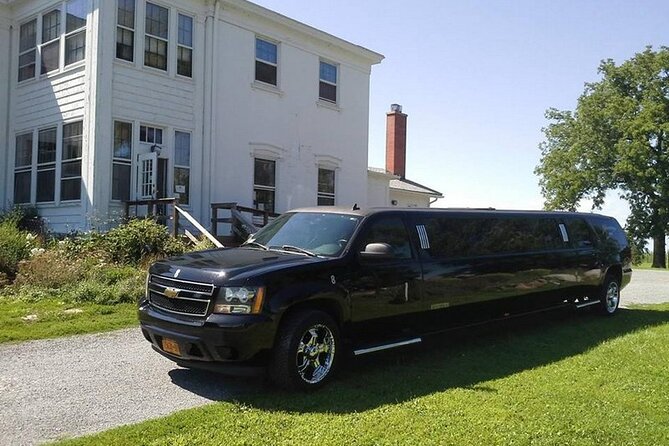 Private Transfer: Las Vegas to LAS Airport by Luxury SUV or Limousine up to 8 p - Luxury SUV or limo sized to your party