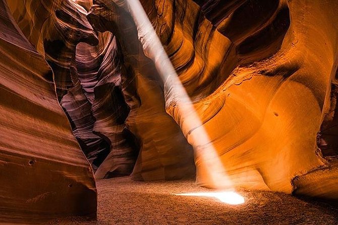 Private Upper or Lower Antelope Canyon & Horseshoe Bend Day Tour - Choosing Upper or Lower Antelope Canyon: which one fits your priorities