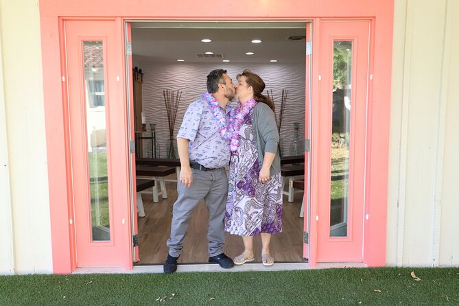 Quickie Sign and Go Wedding at Hawaiian Wedding Chapel - Paradise Wedding Chapel Location and the On-the-Day Vibe