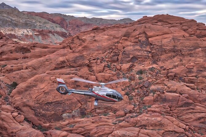 Red Rock Canyon Helicopter Tour with Landing and Champagne Toast - The Return Flight Over the Las Vegas Strip and Iconic Stops