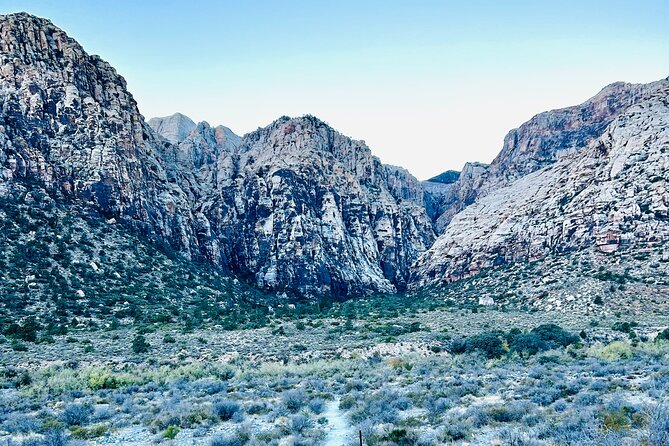 Red Rock Canyon Hiking Adventure fom Las Vegas - What to pack and how to walk smart in desert terrain