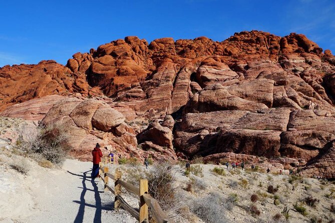 Red Rock Canyon Self-Guided Driving Audio Tour - Red Rock Canyon Overlook: panoramic views for camera time