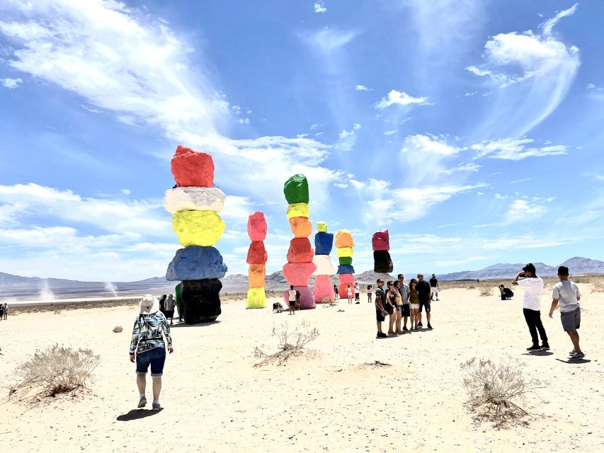 Red Rock Canyon Sign& Seven Magic Mountains Tour - What You Might Be Waiting For: Viewpoints, Photos, and a Calm Desert Pace