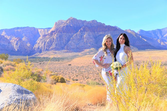 Red Rock Canyon Wedding by Private Limousine - Marriage Bureau stop: the part that keeps your wedding legal