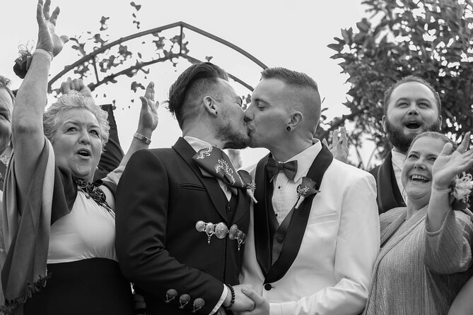 Romantic Las Vegas Wedding Package - Flowers, Music, and Small Details That Feel Big