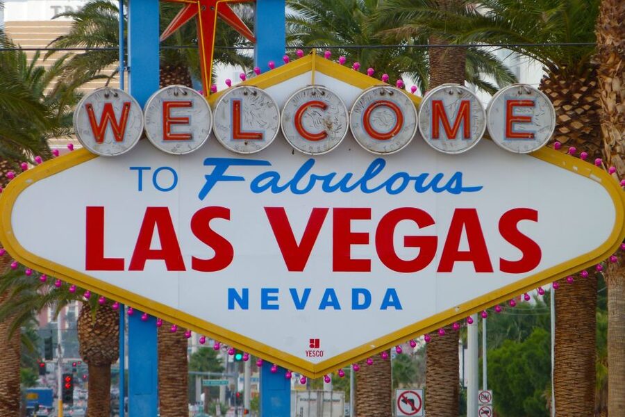 Shuttle between Las Vegas, Bryce, Zion and St George - Should you book this Las Vegas to Bryce to Zion shuttle?