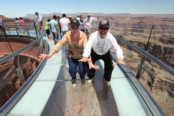 Small Group Grand Canyon, Hoover Dam and 7 Magic Mountains Tour - Hoover Dam Walk: The One-Hour Part That Actually Feels Guided