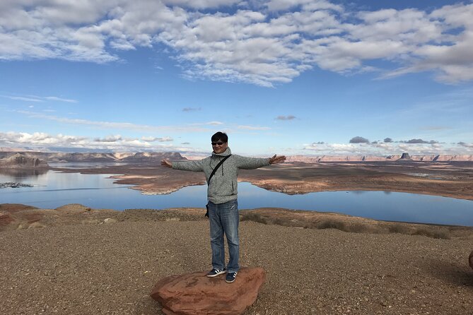 Small-Group Lower Antelope Canyon & Horseshoe Bend Tour w/ Lunch - Entering Lower Antelope Canyon with a Navajo guide