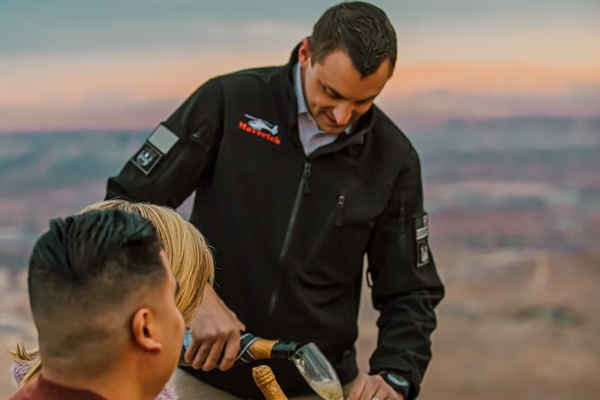 Sunset Red Rock Canyon Helicopter Tour and Champagne Toast - Night Lights: Strip Landmarks, Homes, and Golf Courses From Above