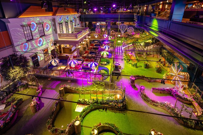 Swingers Indoor Mini Golf at Mandalay Bay - Energy level: live DJs, social vibes, and when this might feel too loud