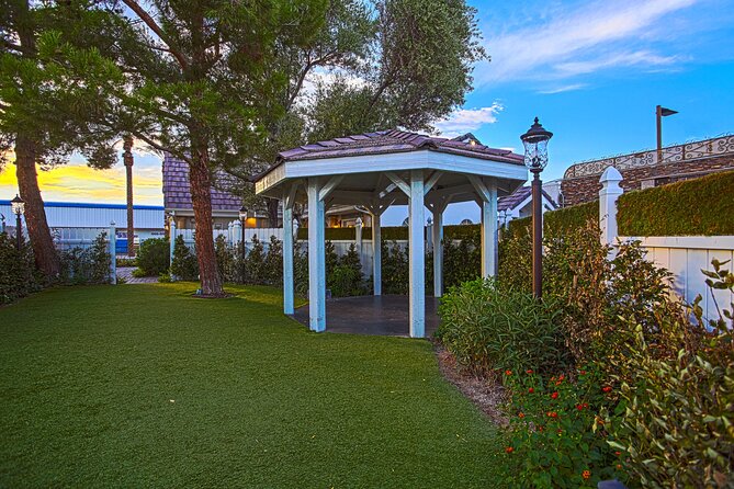 Traditional Las Vegas Wedding Package - Choosing the venue: Victorian chapel by default, upgrades if you want variety