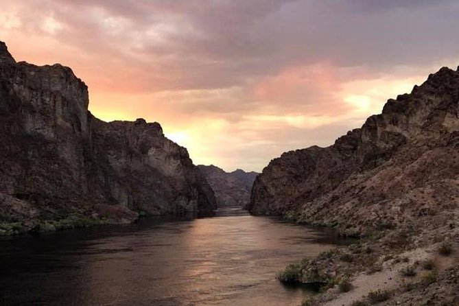 Twilight Black Canyon Kayak Tour with Bonfire Experience - Black Canyon at sunset: cliffs, desert plants, and wildlife odds