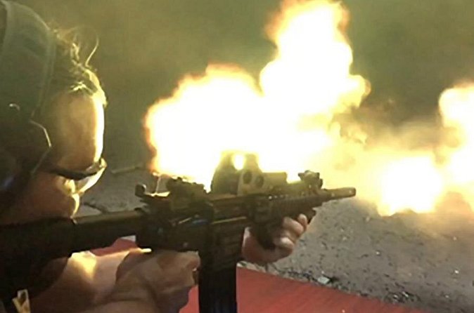 Ultimate 4 Gun Shooting Experience in Las Vegas - Practical Tips: Vehicles, Clothing, and First-Time Comfort