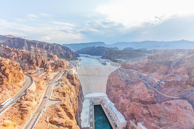 Ultimate Hoover Dam Tour from Las Vegas - Stop 2, Lake Mead Lookout: views plus the geology contrast