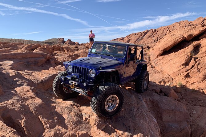 Valley Of Fire Best Off Road Jeep Tour with Lunch - Loganale Trails in the Overton area: why the scenery feels intense