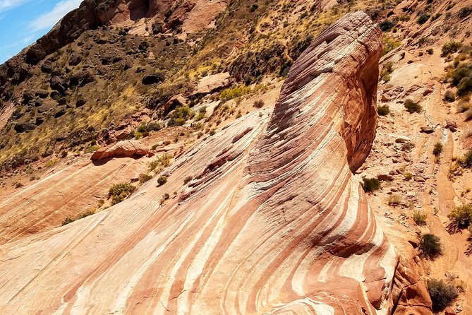 Valley of Fire Guided Hiking Tour From Las Vegas - Valley of Fire State Park: why the sandstone looks like it is glowing