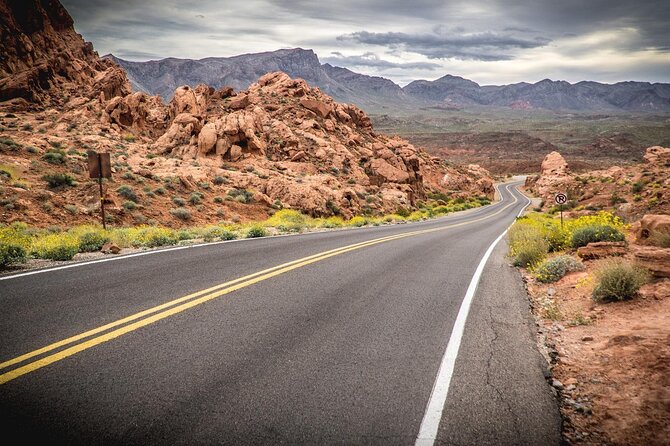 Valley of Fire State Park Tour from Las Vegas - Stop One: Valley of Fire State Park, Red Rock and Ancient Markings