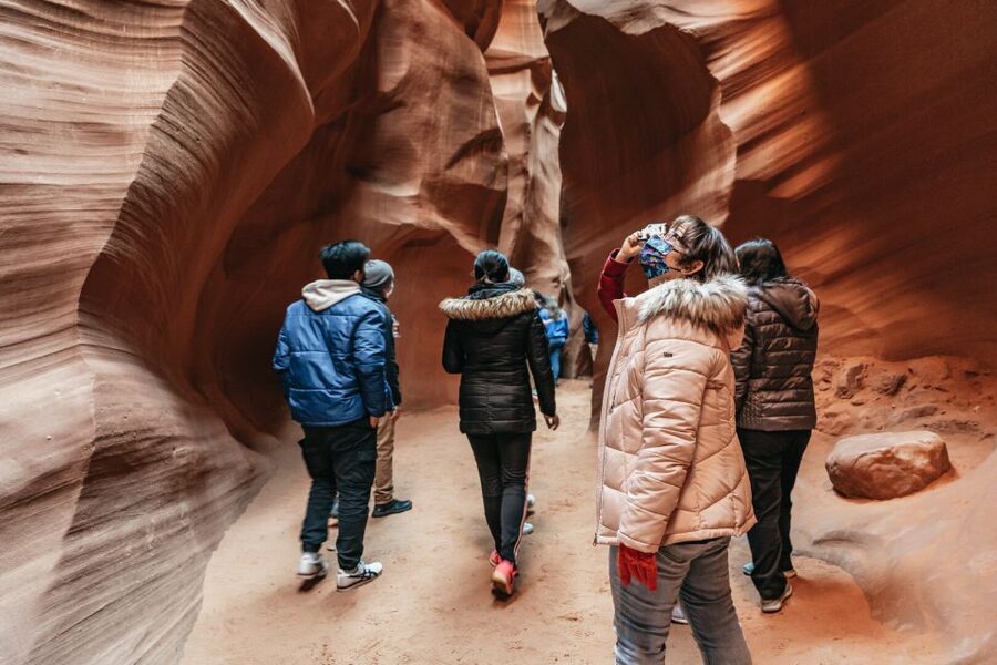 Vegas: Antelope Canyon & Horseshoe Bend Tour at Golden Hour - Horseshoe Bend: the iconic river loop and the real photo angle