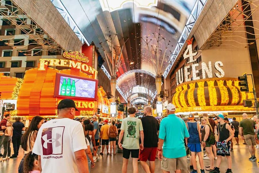 Vegas Explorer: Hop-On Hop-Off Adventure at Your Own Pace - Rules and Real-World Comfort: What to Expect On Board