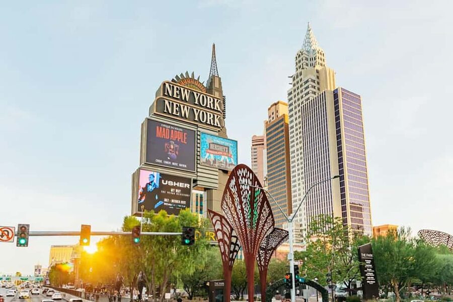Vegas Explorer: Hop-On Hop-Off Adventure at Your Own Pace - Stops You’ll Use Most: From High Roller to The Strat and the Mob Museum